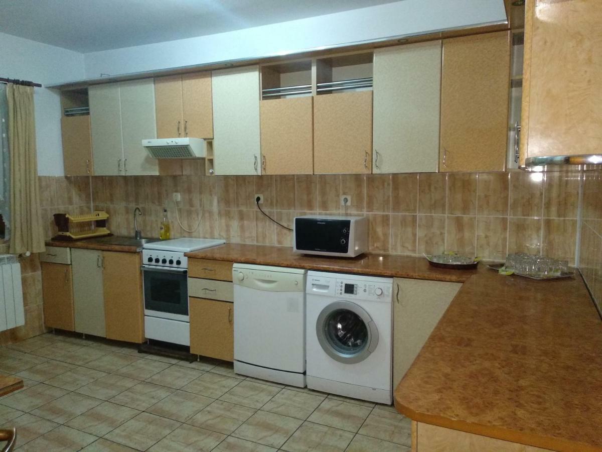 Casa Rares Sucevita Bagian luar foto