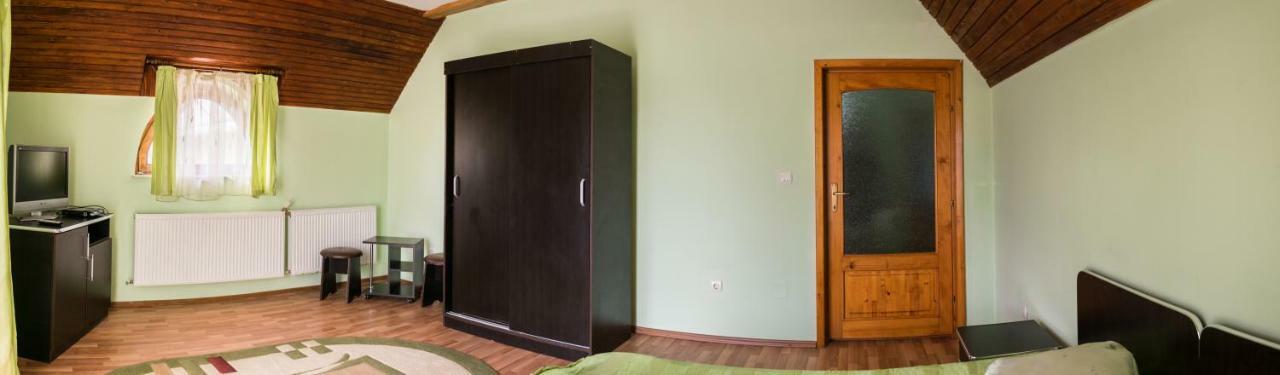 Casa Rares Sucevita Bagian luar foto